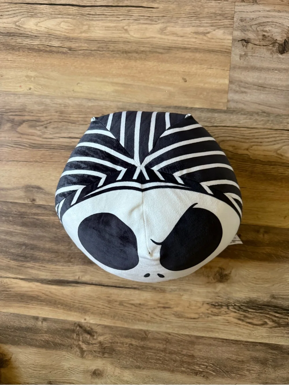 The Nightmare Skull Round Decorative Pillow - White & Black